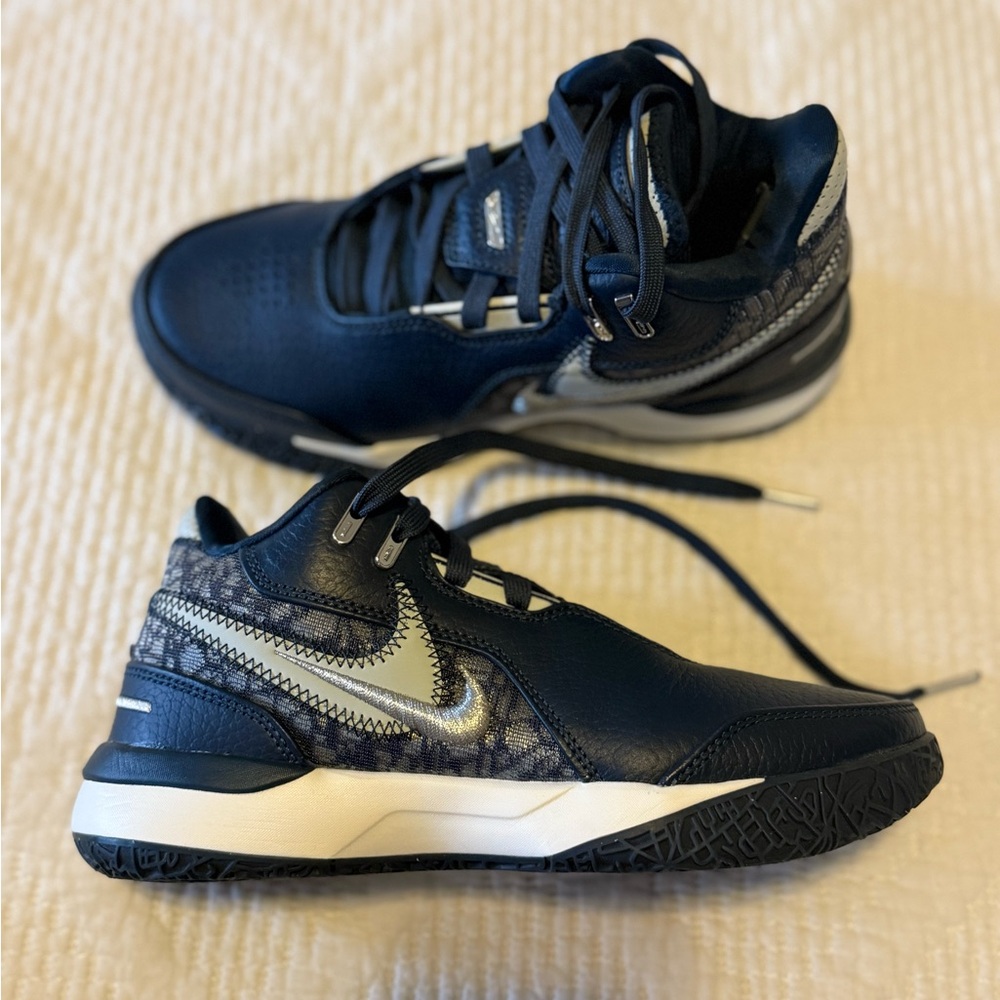Nike Midnight Black and Metallic Silver Sneakers